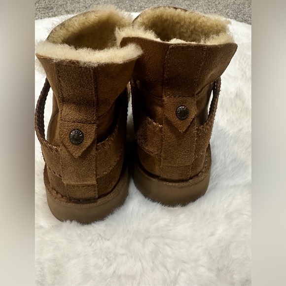 UGG McKay Boot - Picture 6 of 9